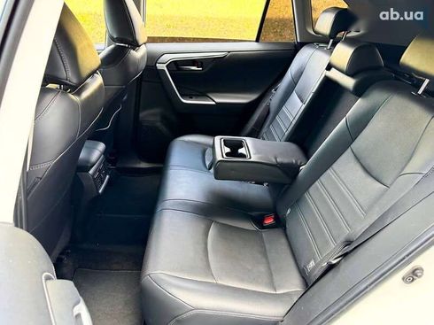 Toyota RAV4 2019 - фото 23