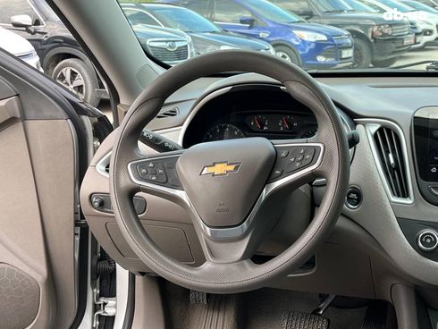 Chevrolet Malibu 2019 серый - фото 21