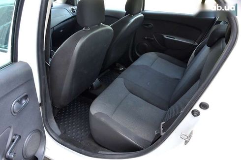 Renault Logan 2016 - фото 18