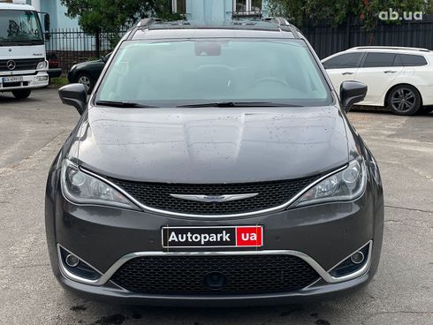 Chrysler Pacifica 2017 серый - фото 4