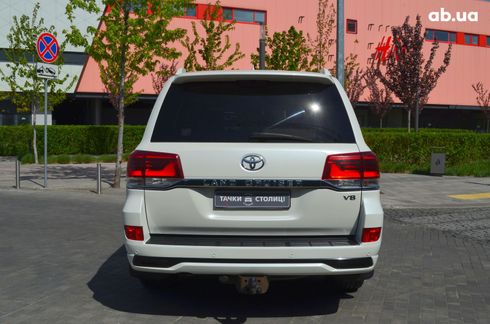 Toyota Land Cruiser 2016 белый - фото 9