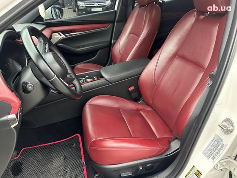 Mazda 3 2019 белый - фото 24