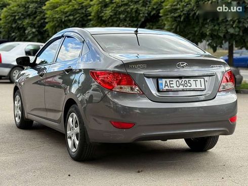 Hyundai Accent 2013 - фото 5