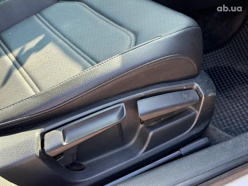 Volkswagen Passat 2015 белый - фото 28