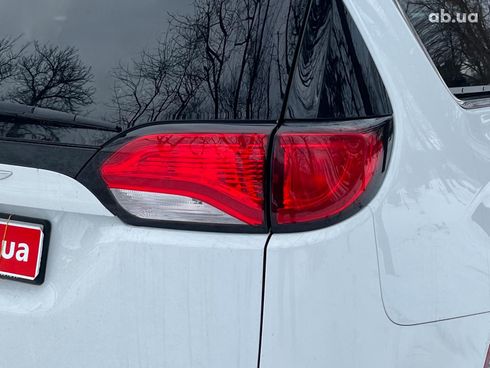 Chrysler Pacifica 2017 белый - фото 9