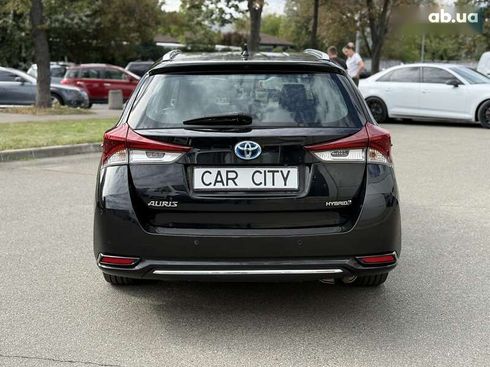 Toyota Auris 2018 - фото 6