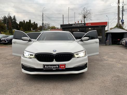 BMW 5 серия 2017 белый - фото 14