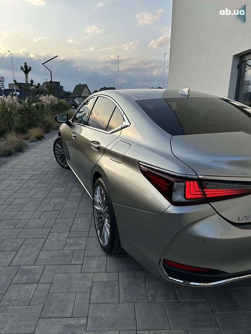 Lexus ES 2021 - фото 9