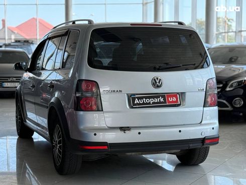 Volkswagen Touran 2008 серый - фото 6
