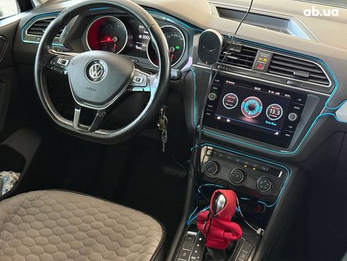 Volkswagen Tiguan 2018 черный - фото 19