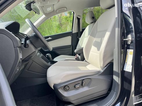 Volkswagen Tiguan 2019 черный - фото 11