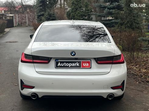 BMW 3 серия 2019 белый - фото 12