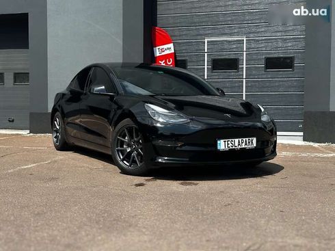Tesla Model 3 2021 - фото 2