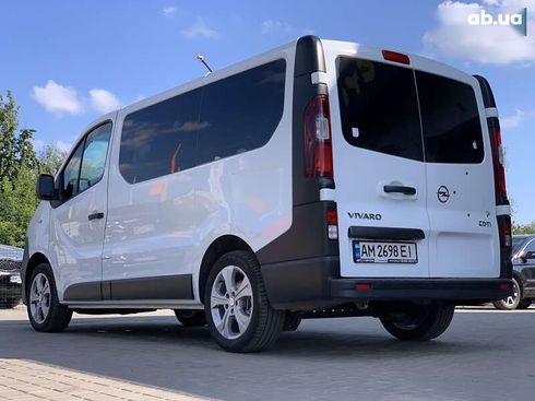 Opel Vivaro 2017 - фото 18