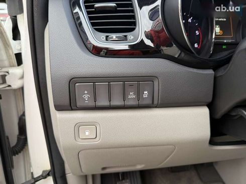 Kia Carnival 2016 - фото 16