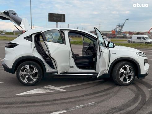 Honda M-NV 2023 белый - фото 26