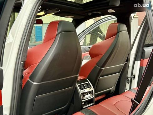 BMW X5 M 2021 - фото 28