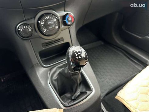 Ford Fiesta 2015 - фото 24