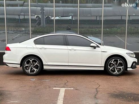 Volkswagen Passat 2021 - фото 7