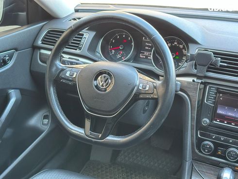 Volkswagen Passat 2016 черный - фото 23