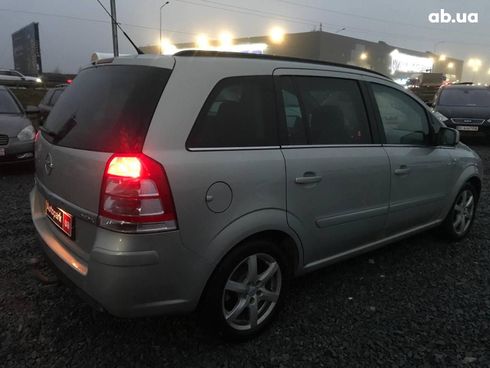 Opel Zafira 2010 серый - фото 9
