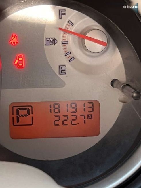 Nissan Tiida 2008 - фото 21