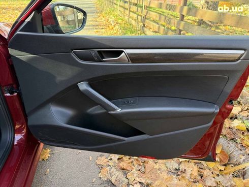 Volkswagen Passat 2016 красный - фото 23