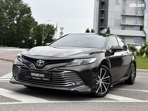 Toyota Camry 2018 - фото 2