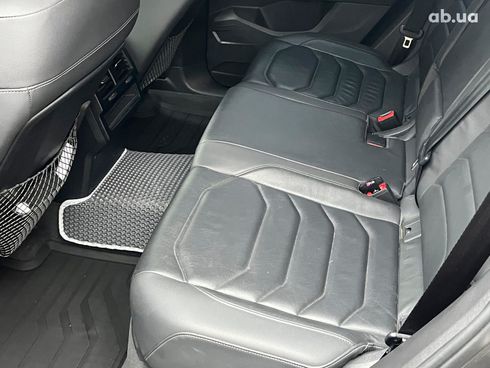 Volkswagen Touareg 2019 серый - фото 64