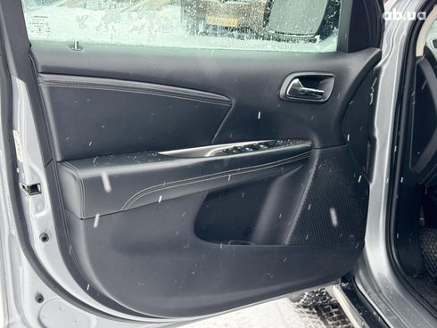 Dodge Journey 2017 серый - фото 12