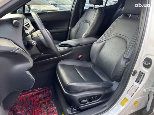 Lexus UX 2020 белый - фото 20