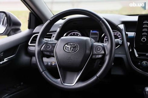 Toyota Camry 2021 - фото 16