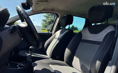 Dacia Duster 2011 - фото 14