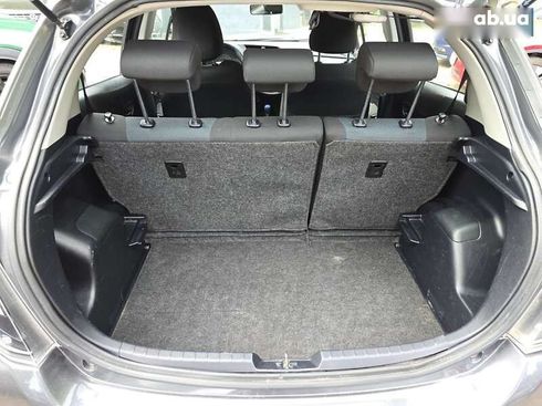 Toyota Yaris 2013 - фото 8