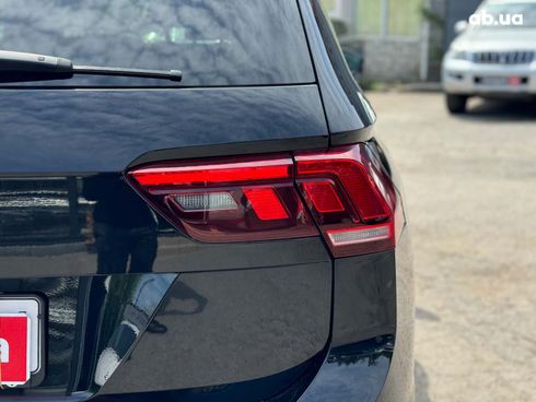 Volkswagen Tiguan 2019 черный - фото 13