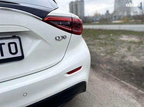 Infiniti Q30 2017 - фото 24