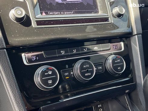Volkswagen Golf 2015 белый - фото 21