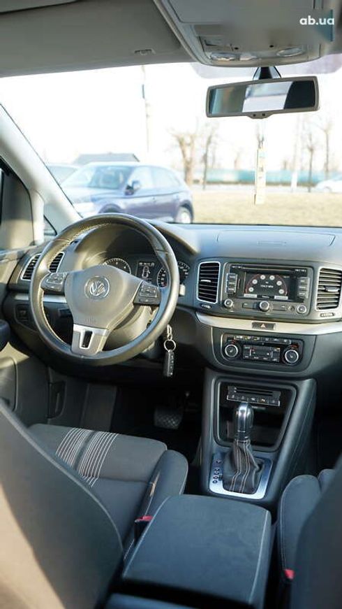 Volkswagen Sharan 2012 - фото 22