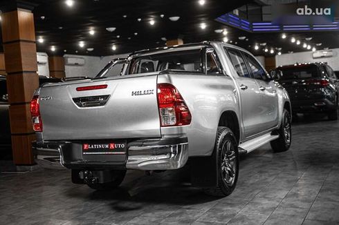 Toyota Hilux 2022 - фото 26