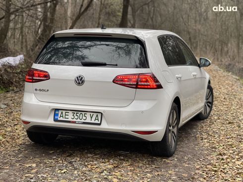 Volkswagen e-Golf 2014 белый - фото 8
