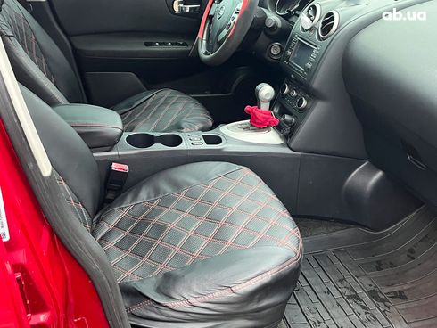 Nissan Qashqai 2012 красный - фото 16