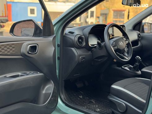 Hyundai i10 2024 зеленый - фото 16