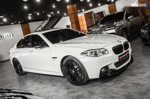 BMW 5 серия 2015 - фото 10