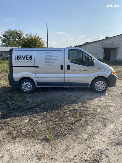 Renault Trafic 2005 серый - фото 5