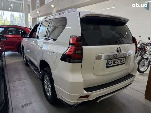 Toyota Land Cruiser Prado 2019 - фото 3