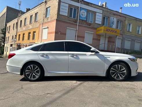 Honda Accord 2019 белый - фото 13