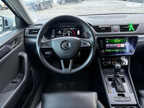 Skoda Superb 2019 серый - фото 45