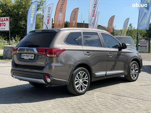 Mitsubishi Outlander 2016 - фото 13