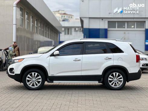 Kia Sorento 2011 белый - фото 8