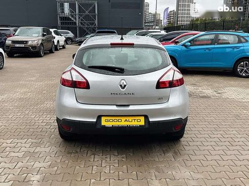 Renault Megane 2015 - фото 6